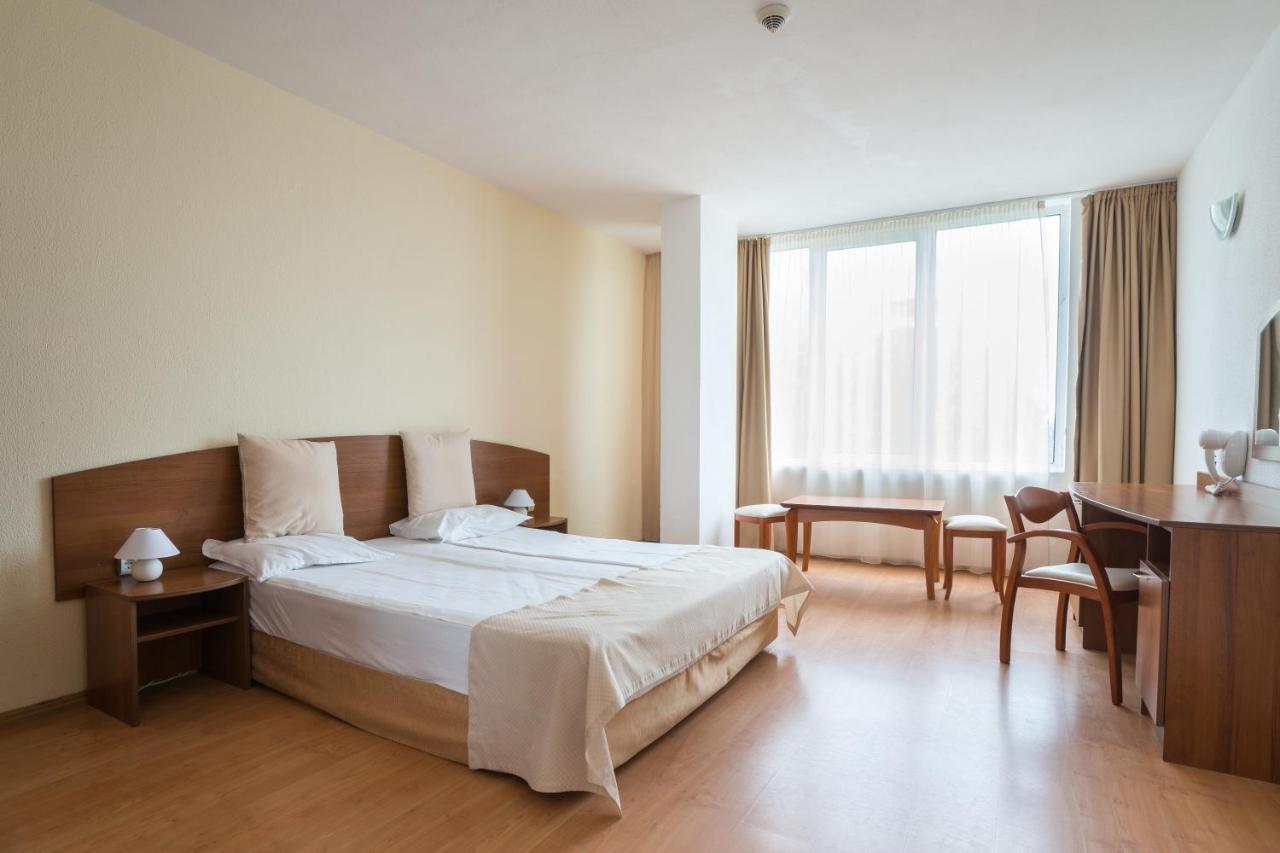 Perla Plaza Hotel Primorsko Exterior photo
